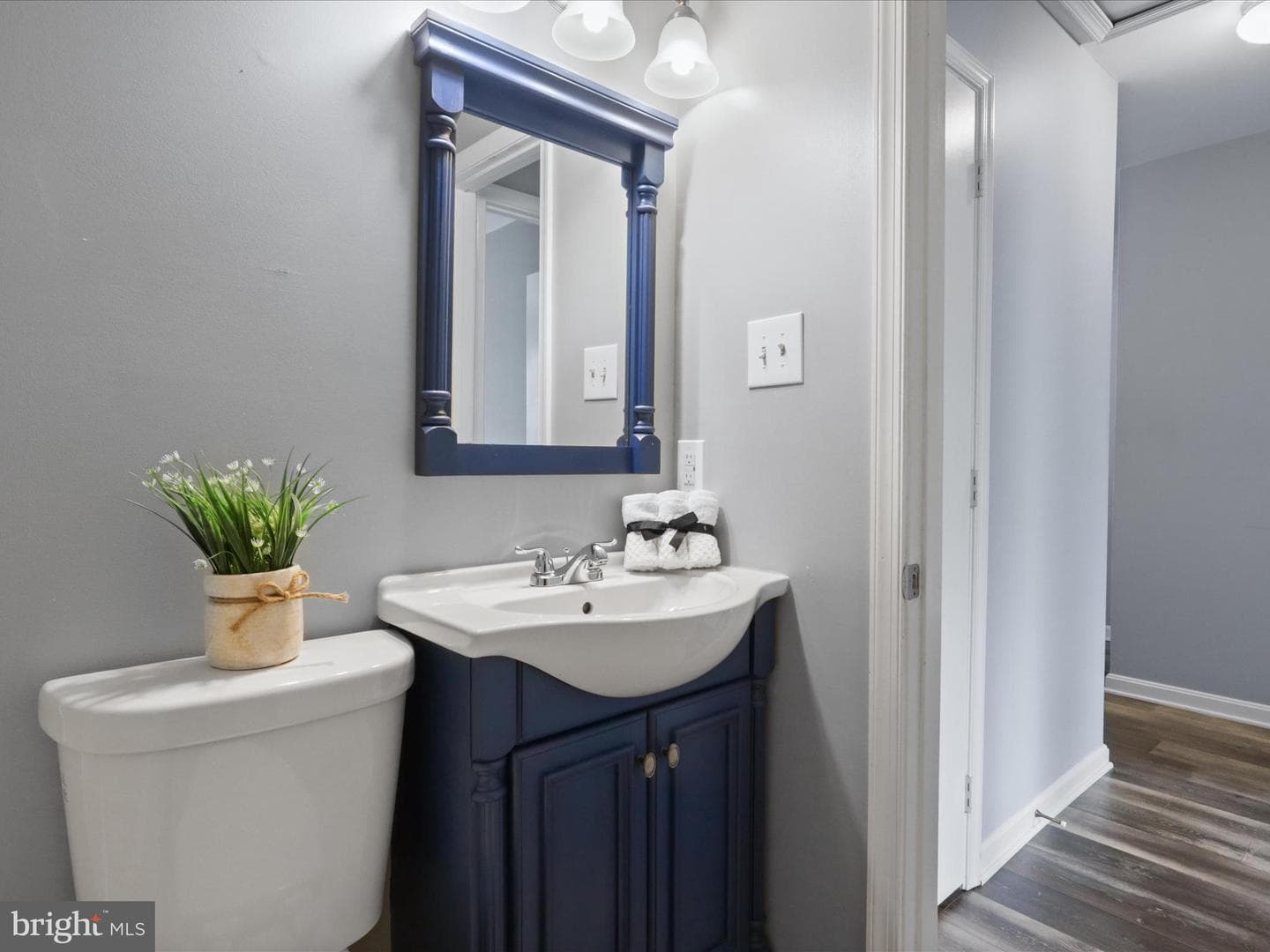 303 Mayfair #187 photo 27