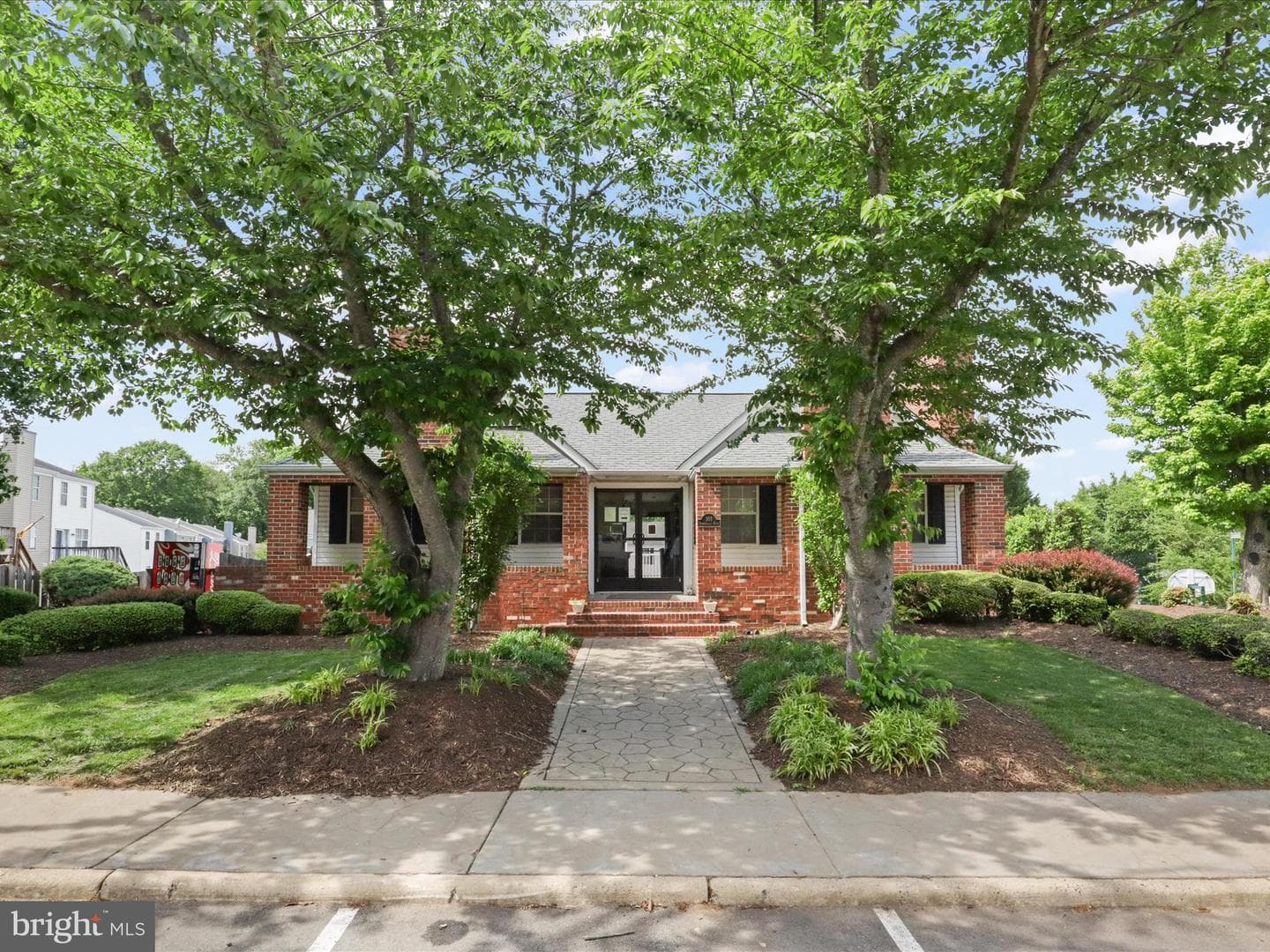 303 Mayfair #187 photo 44