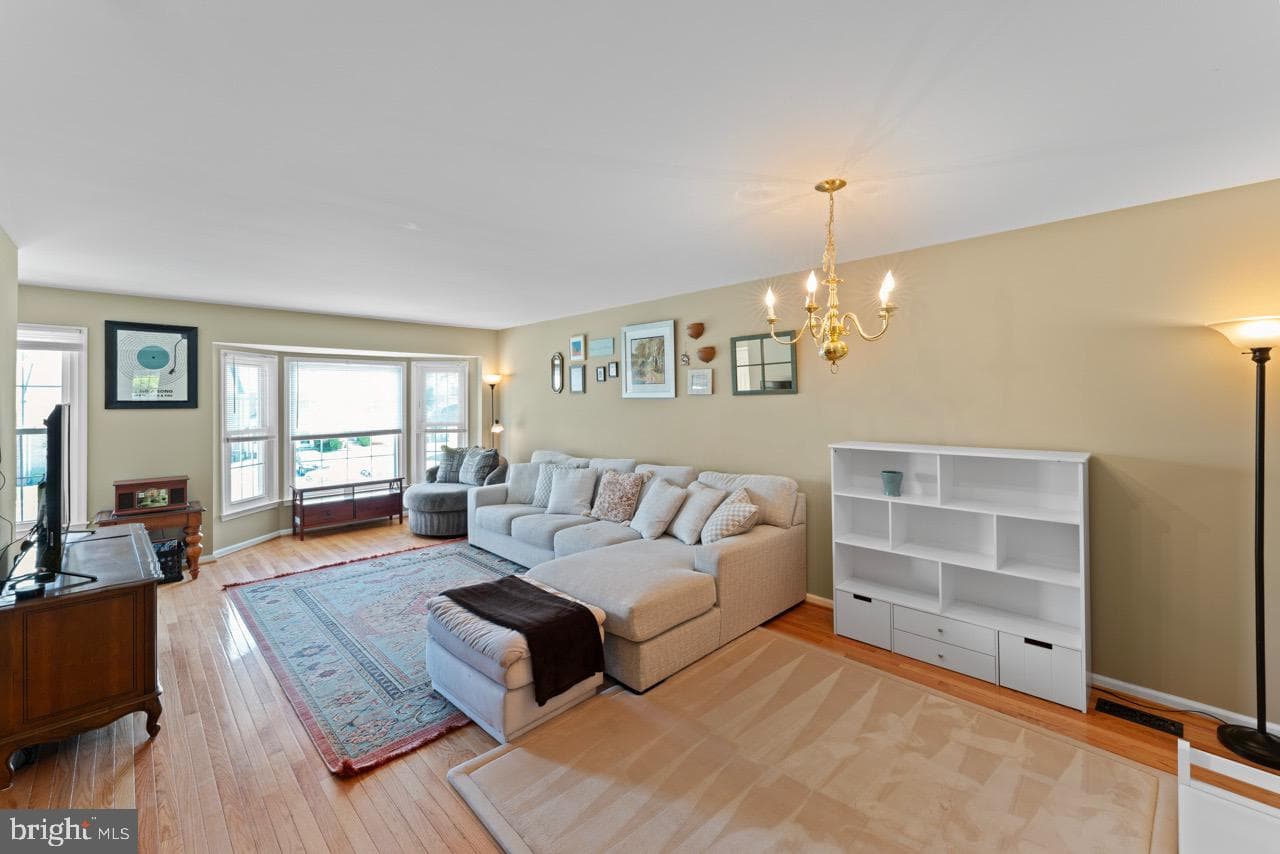208 Fair Oaks Avenue photo 11