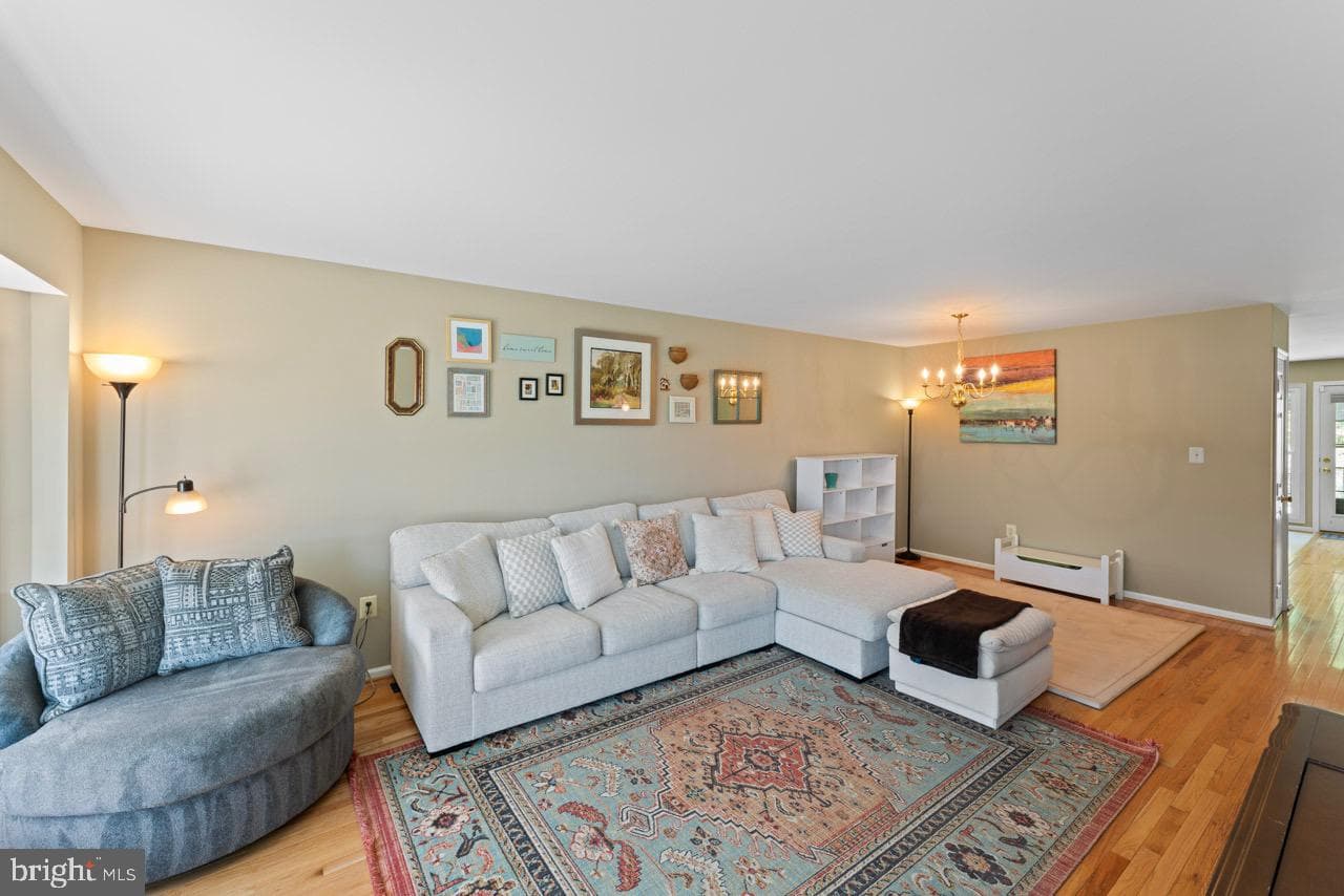 208 Fair Oaks Avenue photo 12