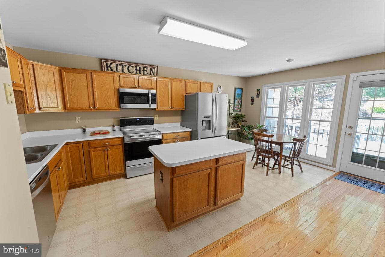 208 Fair Oaks Avenue photo 4