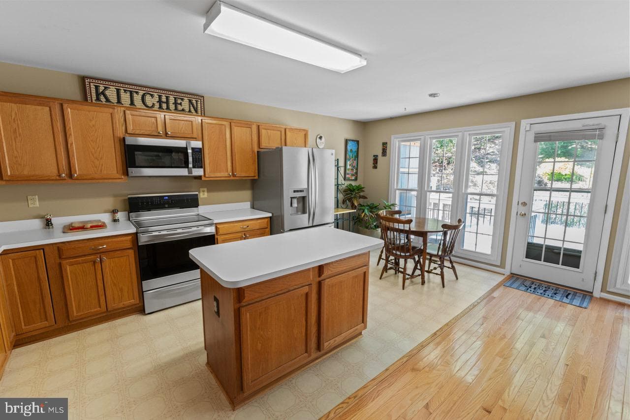 208 Fair Oaks Avenue photo 5