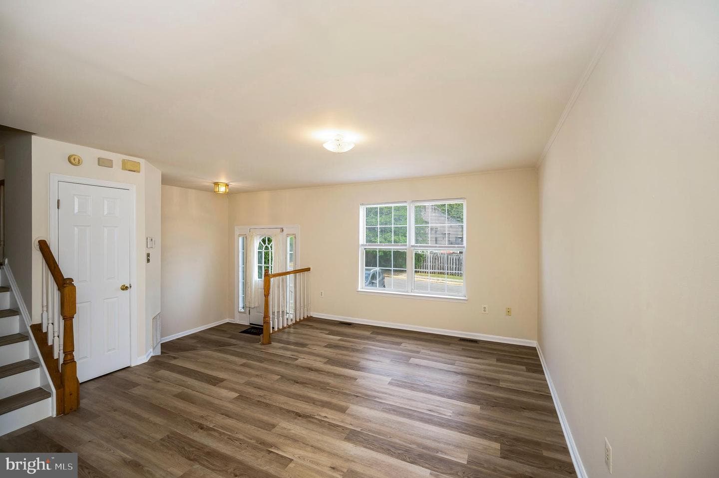 709 Kings Crest Drive photo 11