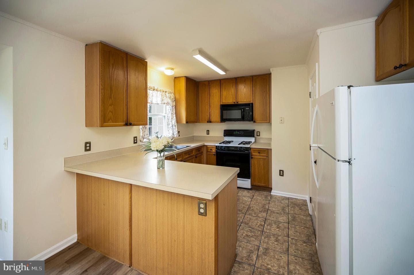 709 Kings Crest Drive photo 18