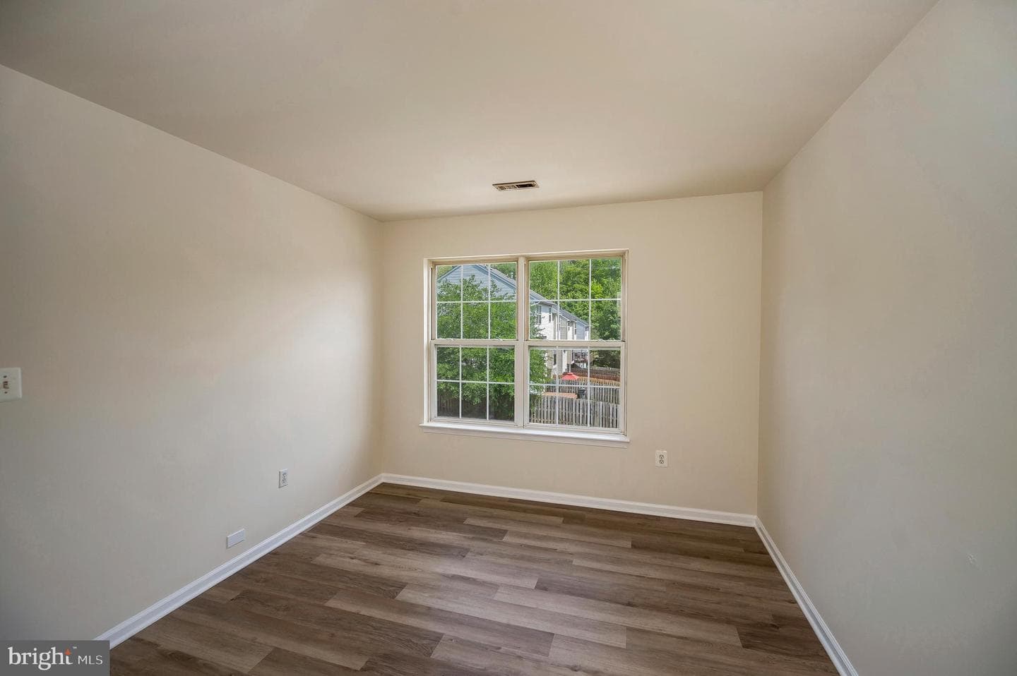 709 Kings Crest Drive photo 34