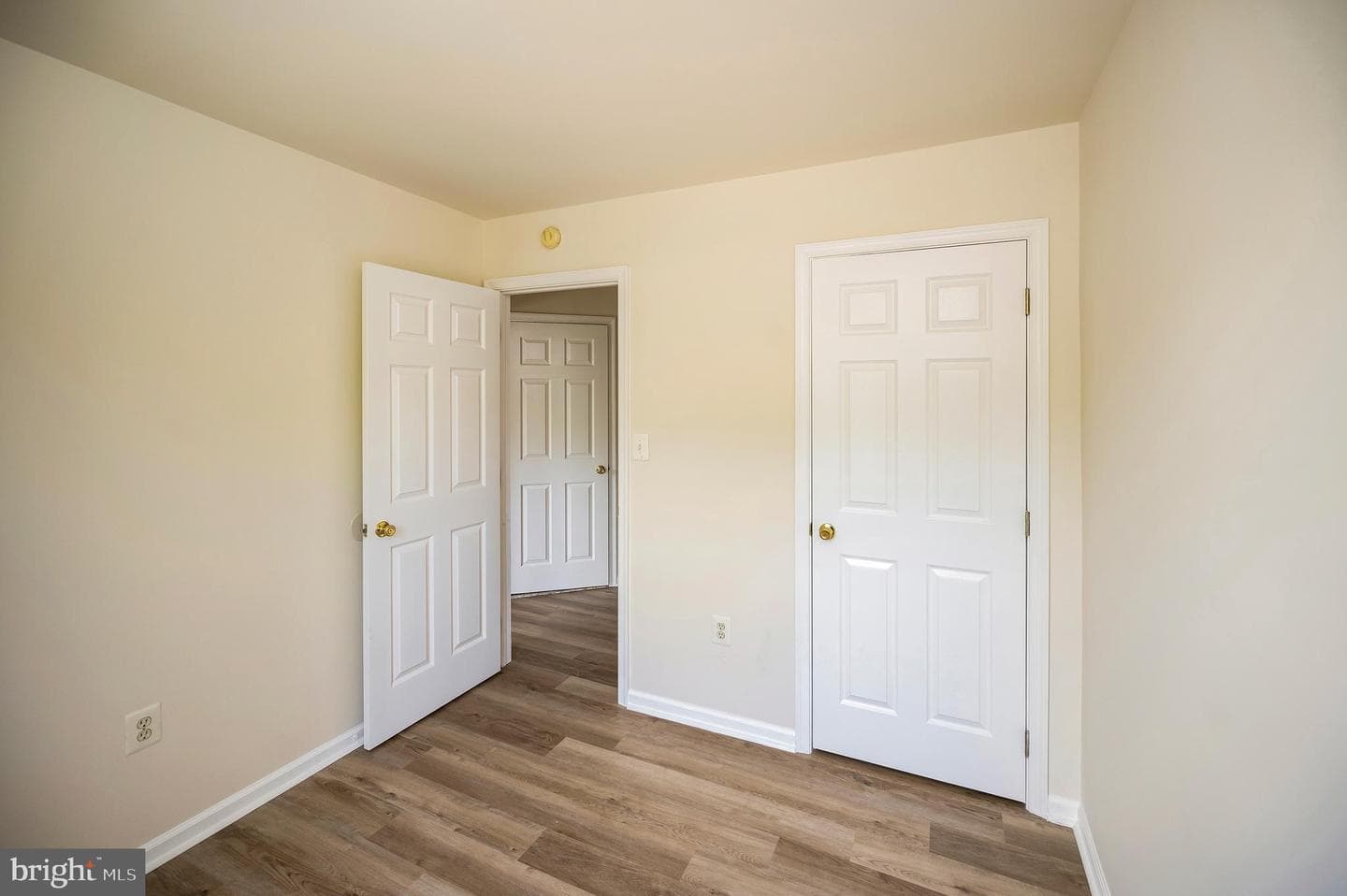 709 Kings Crest Drive photo 37