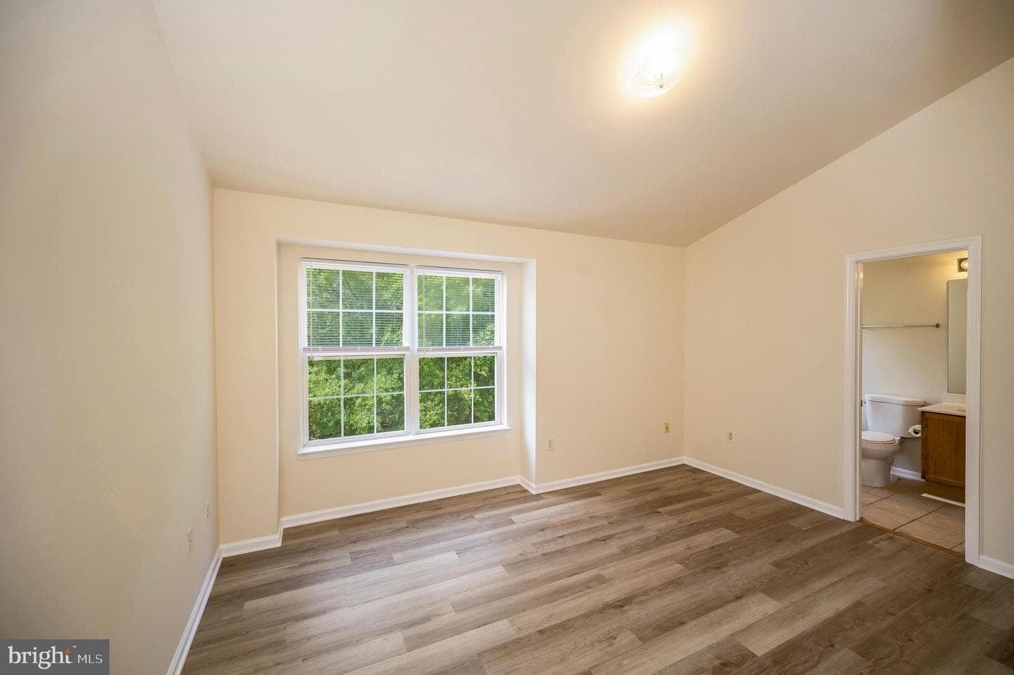 709 Kings Crest Drive photo 38