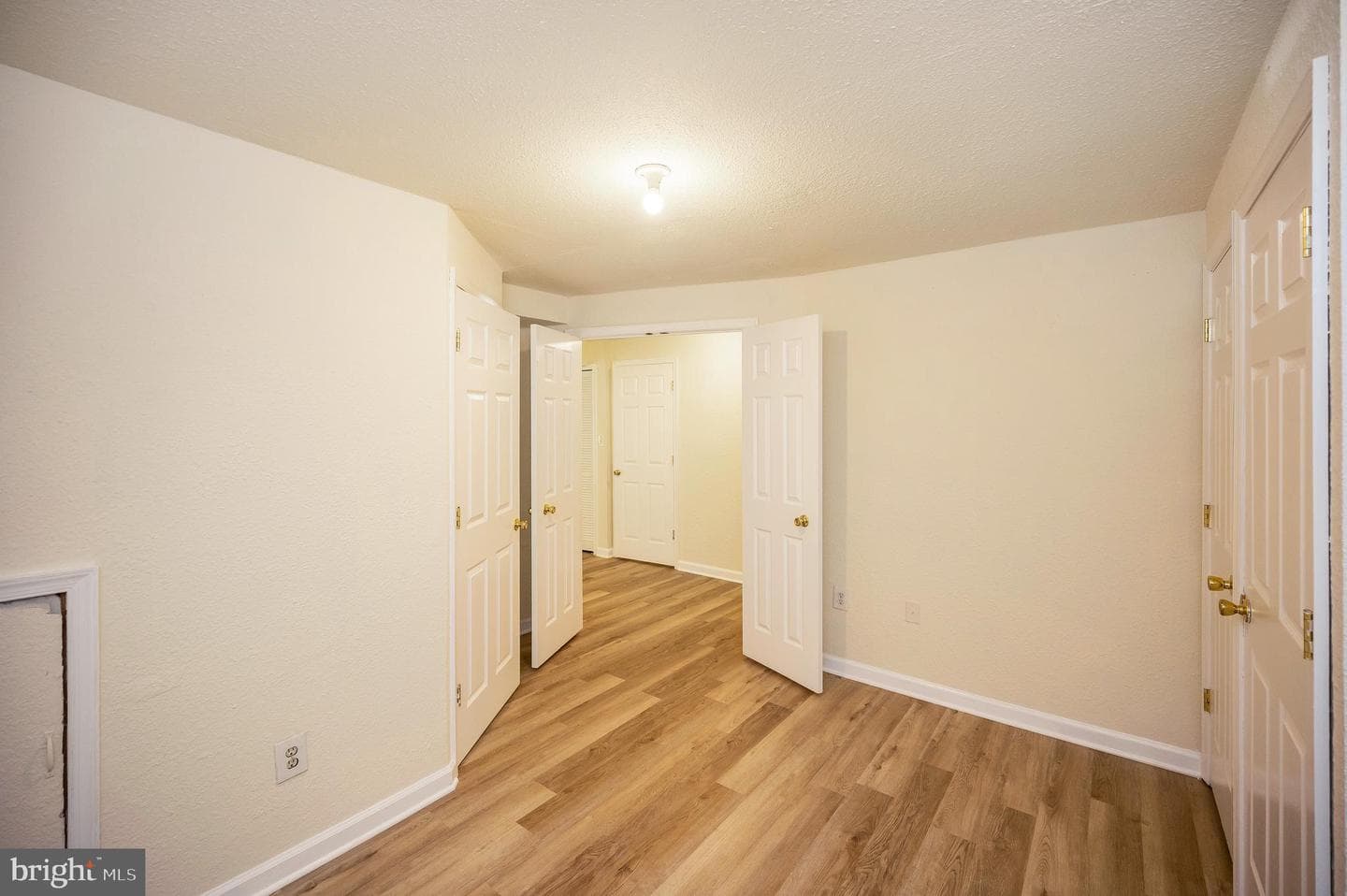 709 Kings Crest Drive photo 42