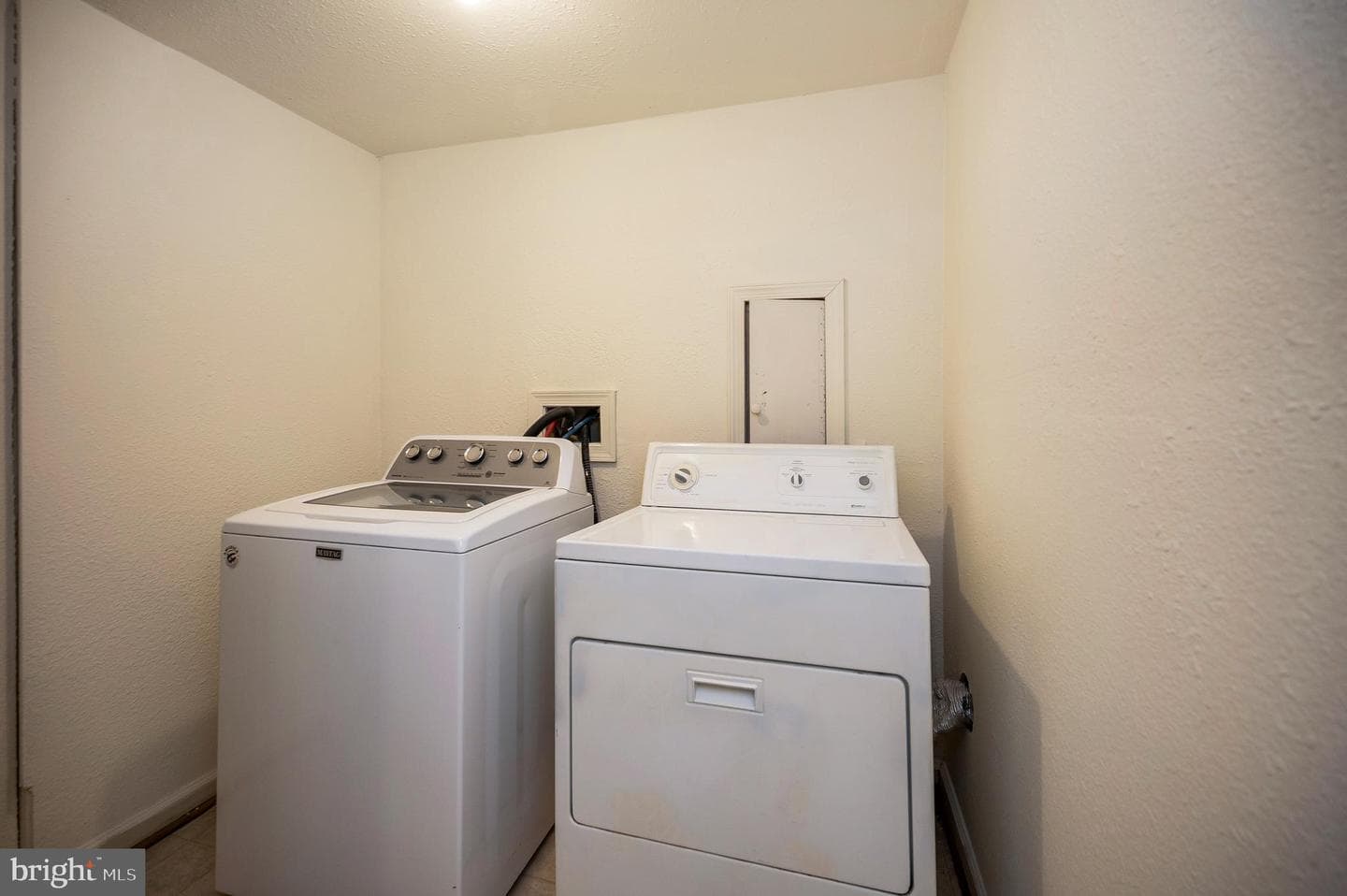 709 Kings Crest Drive photo 45