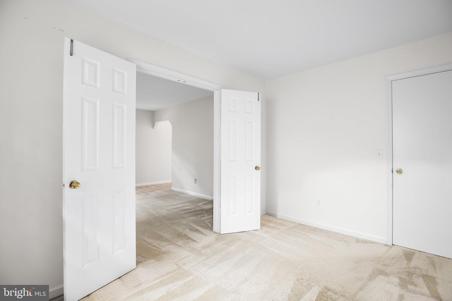 1135 Columbus Drive photo 26
