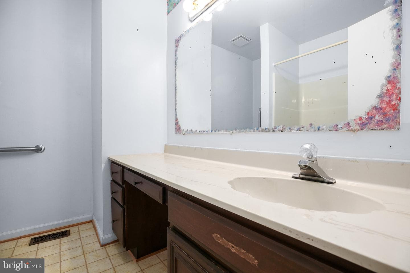 1135 Columbus Drive photo 32