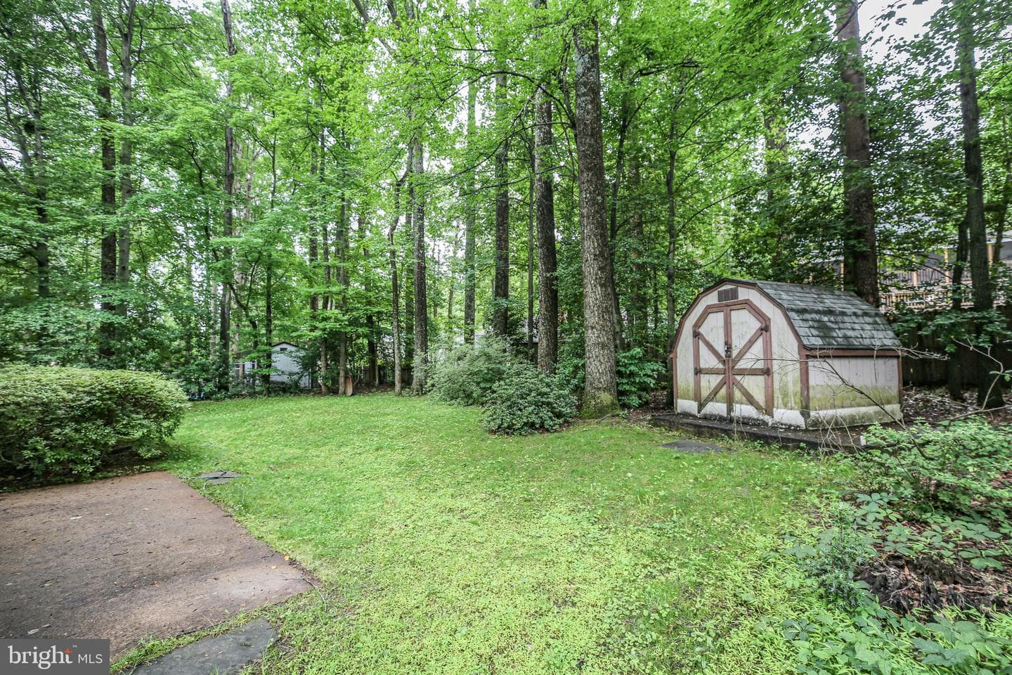 1135 Columbus Drive photo 41