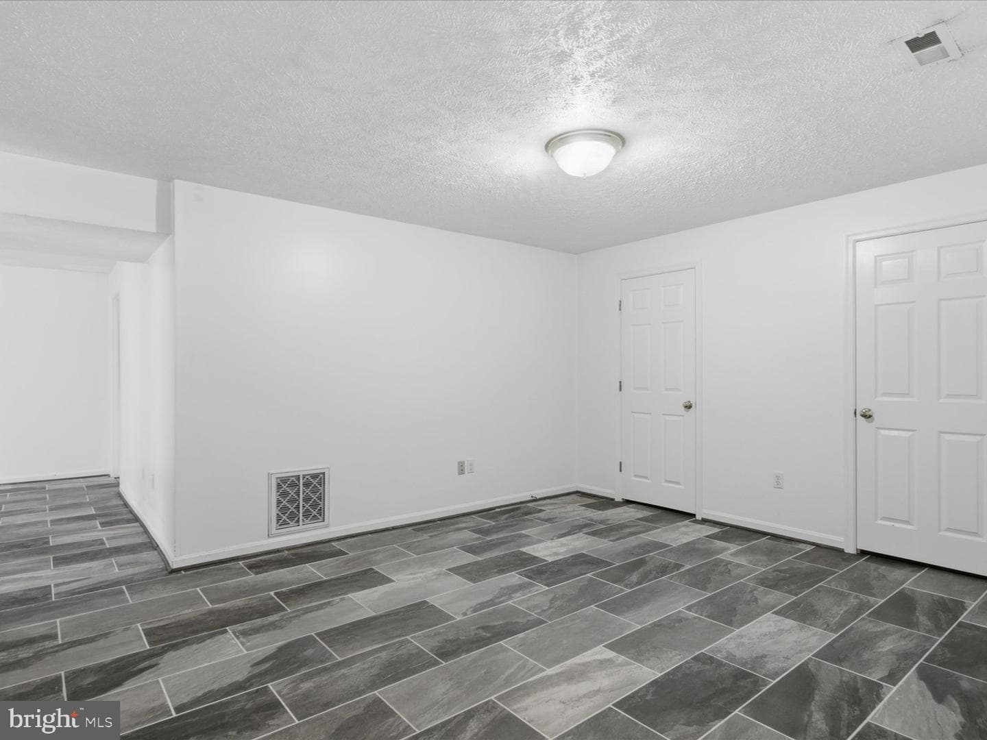770 Poplar Road photo 40