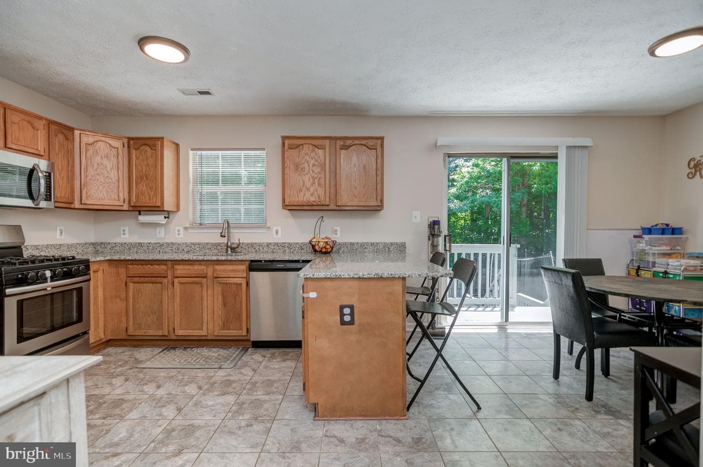 1211 Kings Crest Drive photo 12