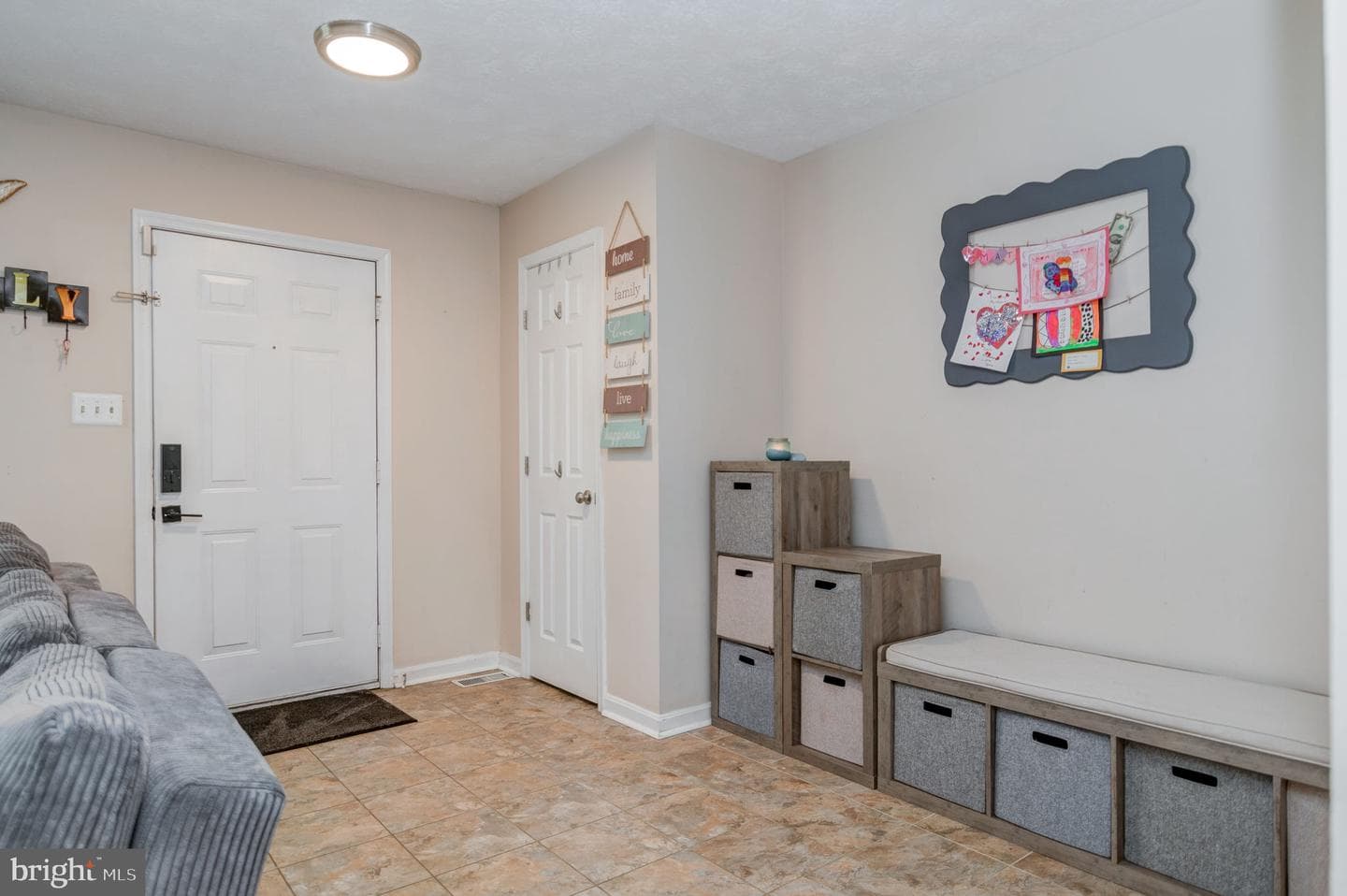1211 Kings Crest Drive photo 4