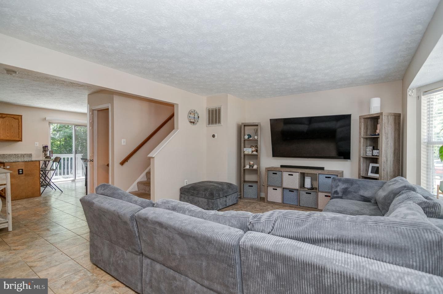 1211 Kings Crest Drive photo 5