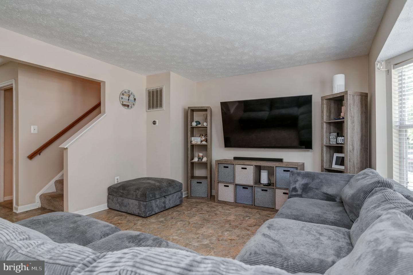 1211 Kings Crest Drive photo 6