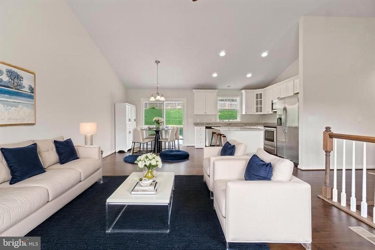 10 Howard Circle photo 10