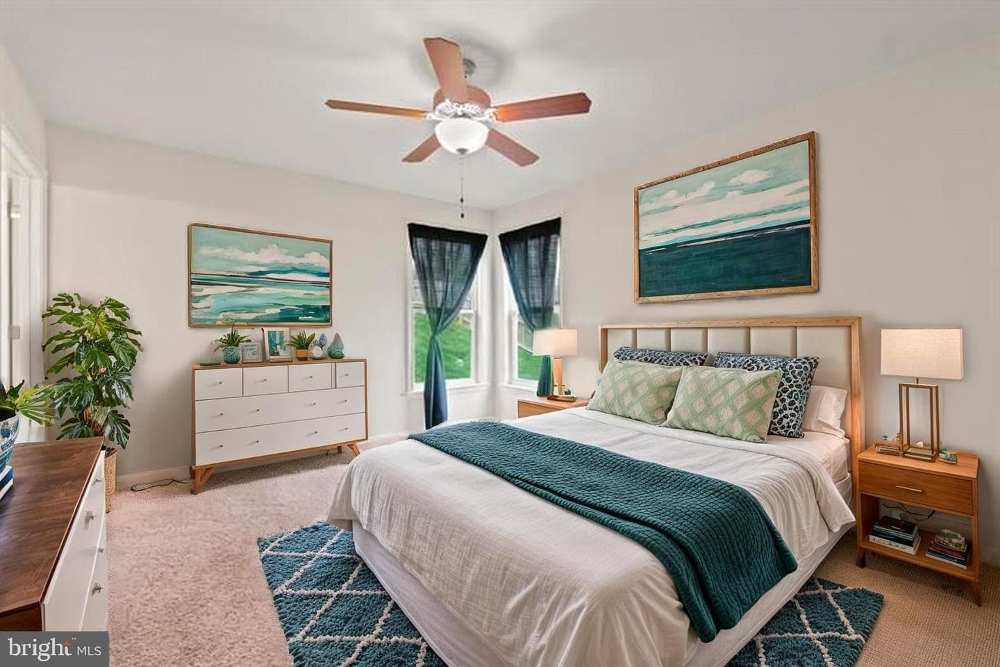 10 Howard Circle photo 14