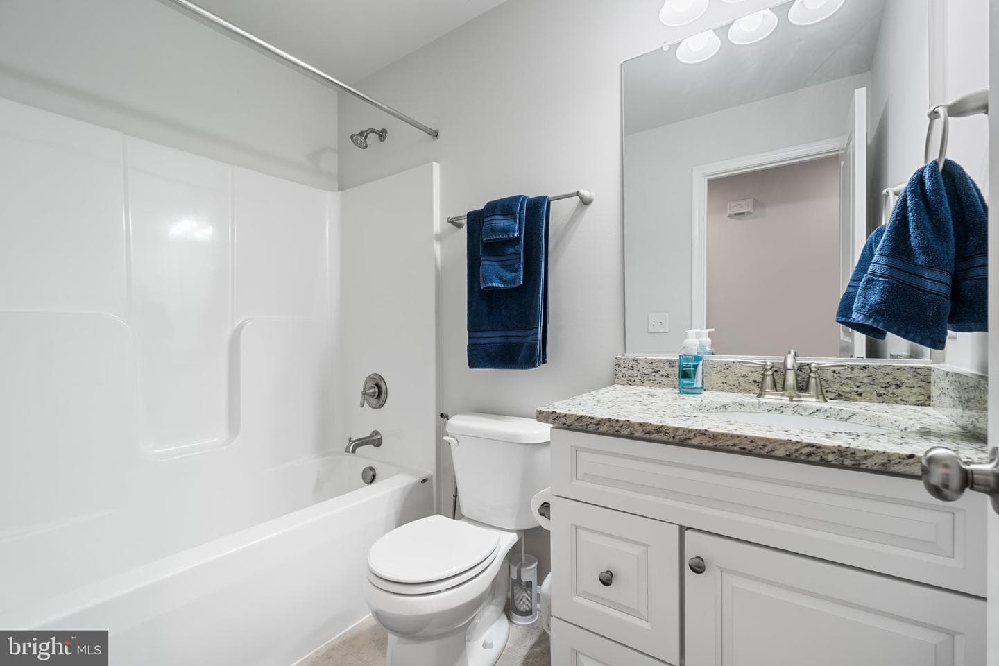 10 Howard Circle photo 18