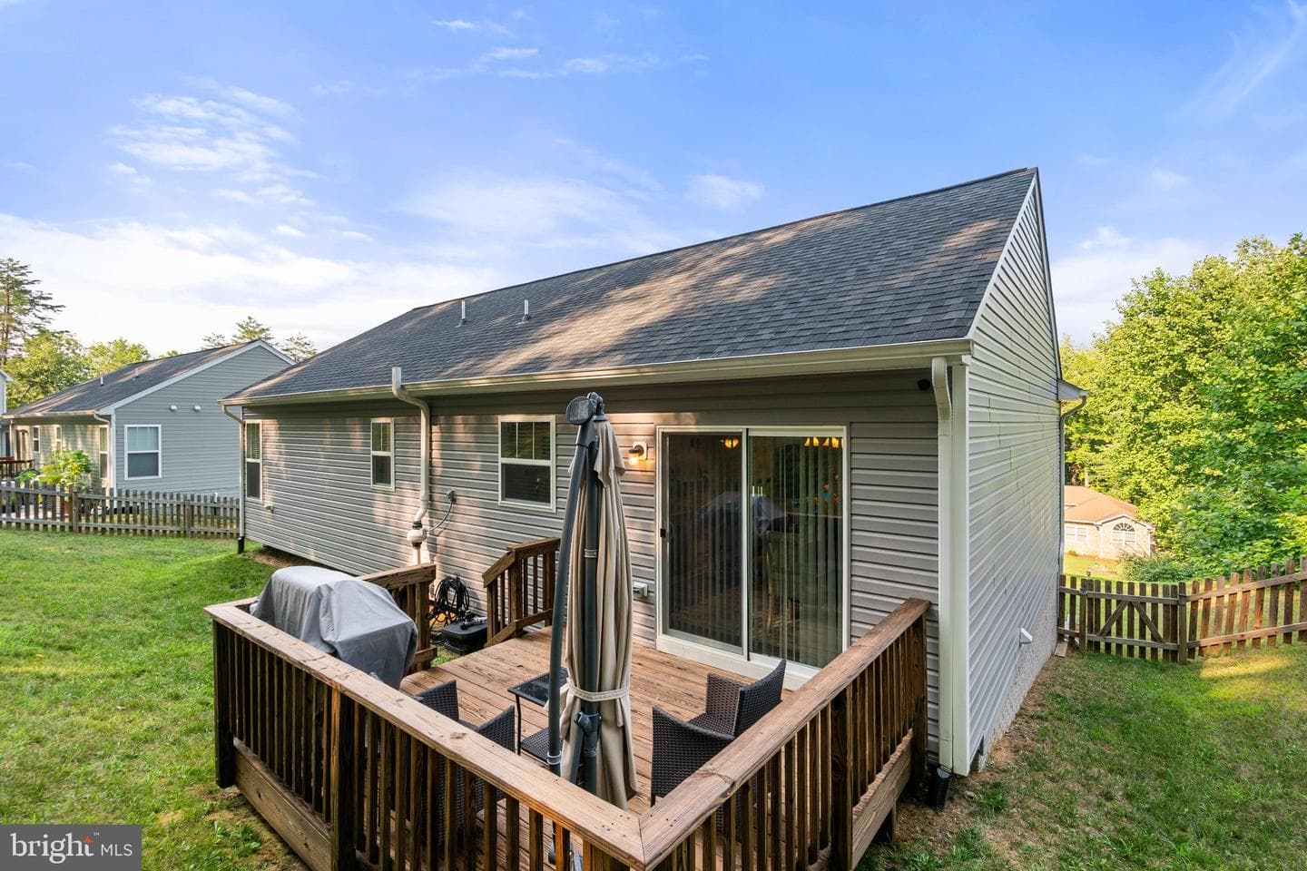 10 Howard Circle photo 22