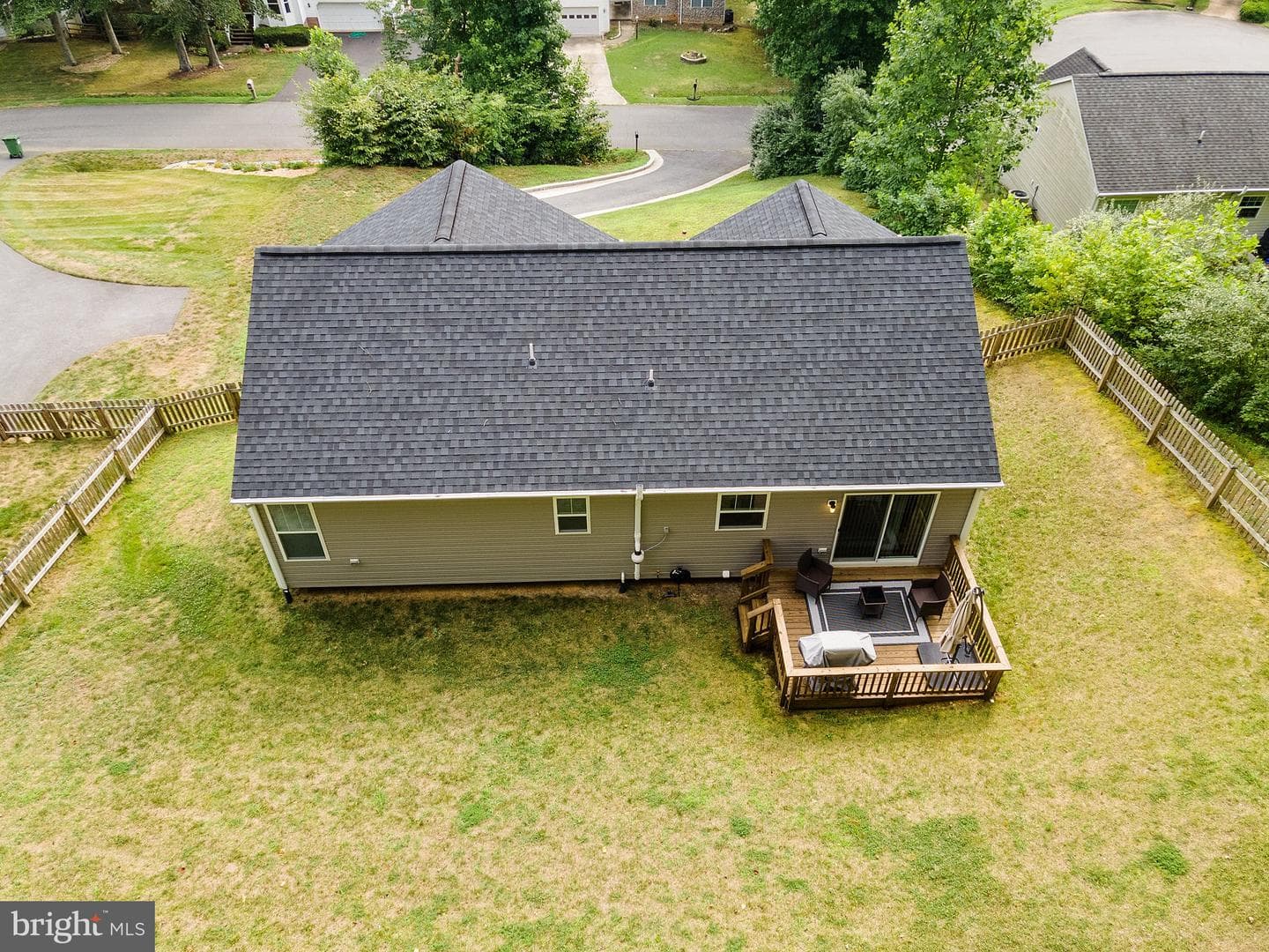 10 Howard Circle photo 26