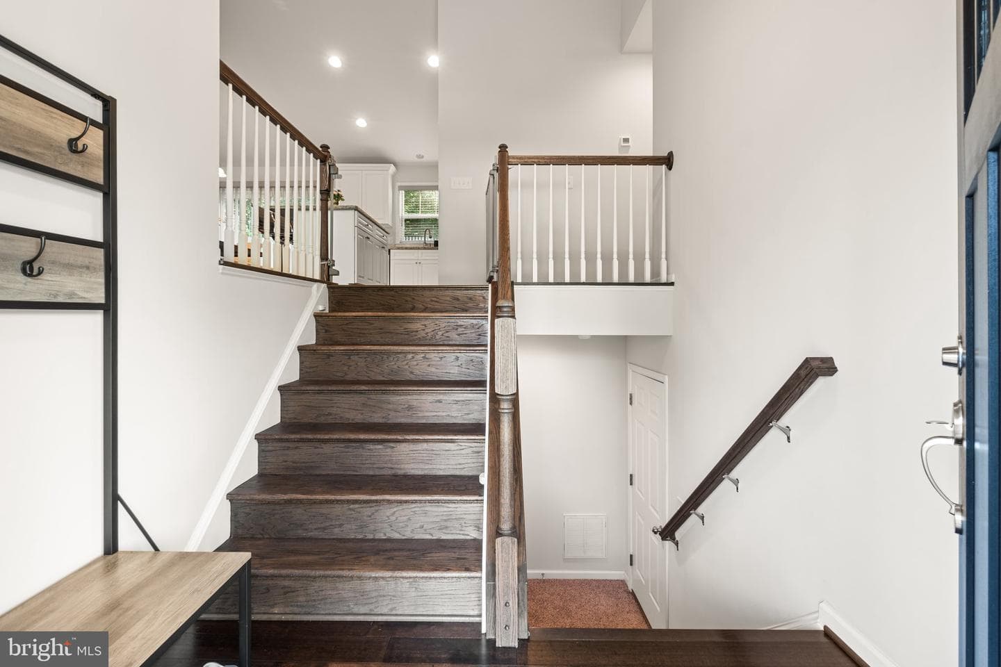 10 Howard Circle photo 6