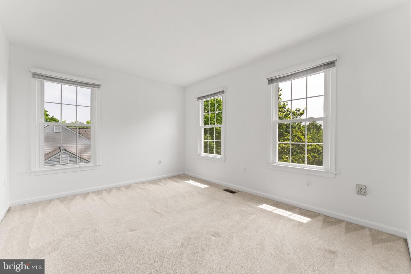 6 Larkwood Court photo 24