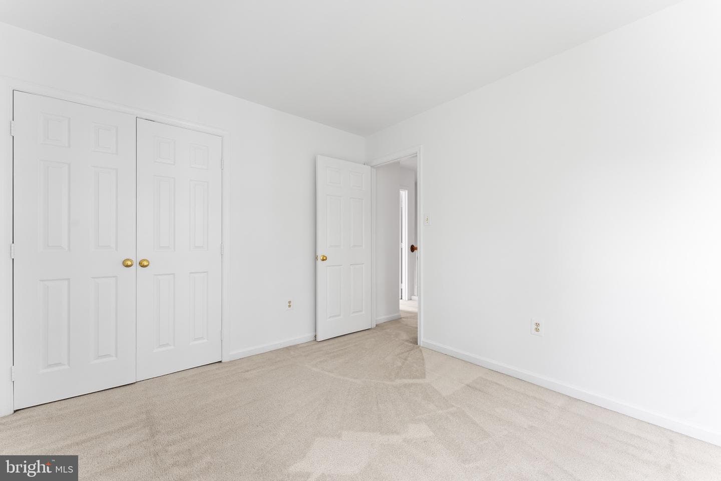 6 Larkwood Court photo 27