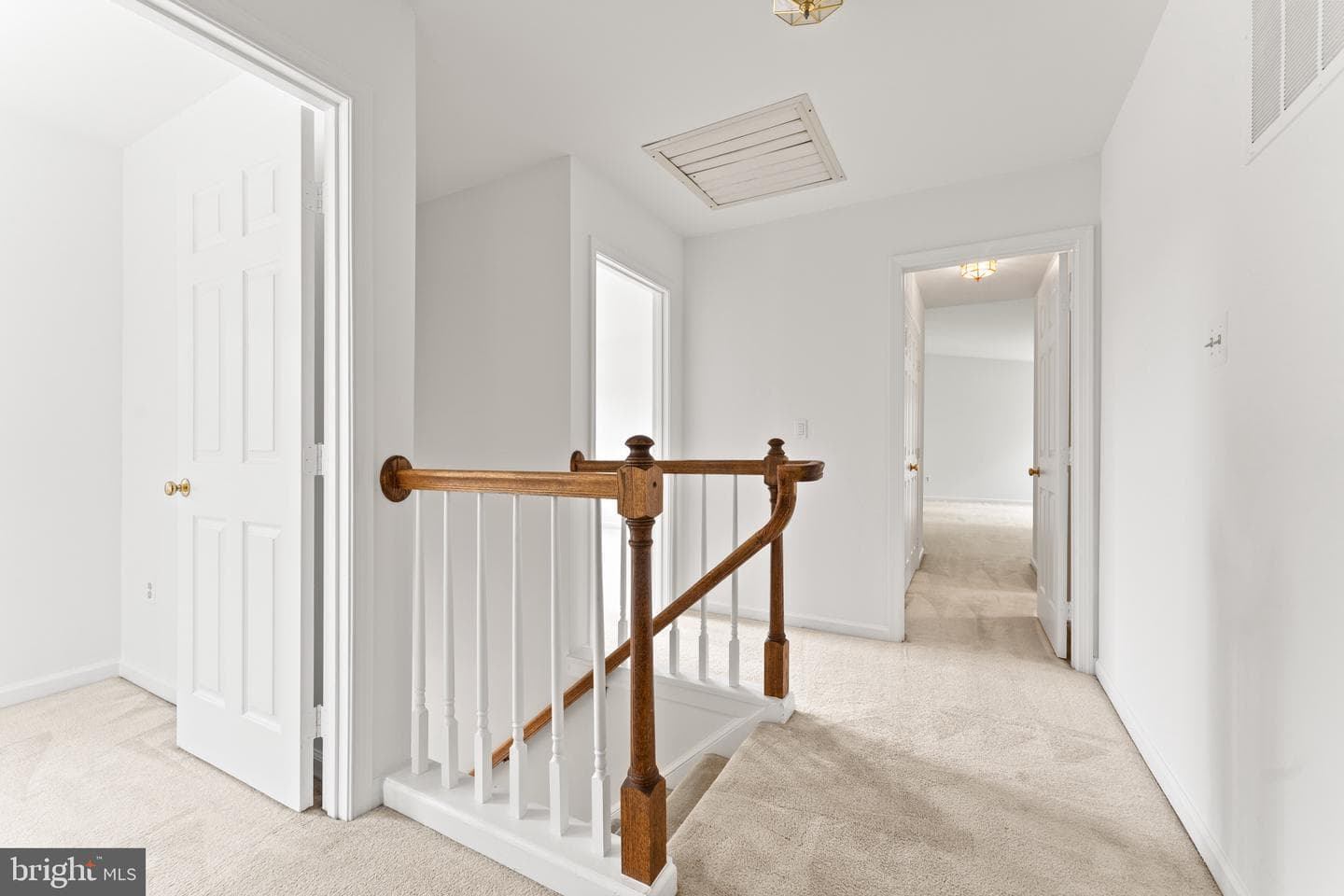 6 Larkwood Court photo 28