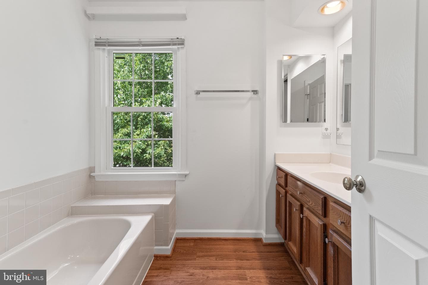 6 Larkwood Court photo 34