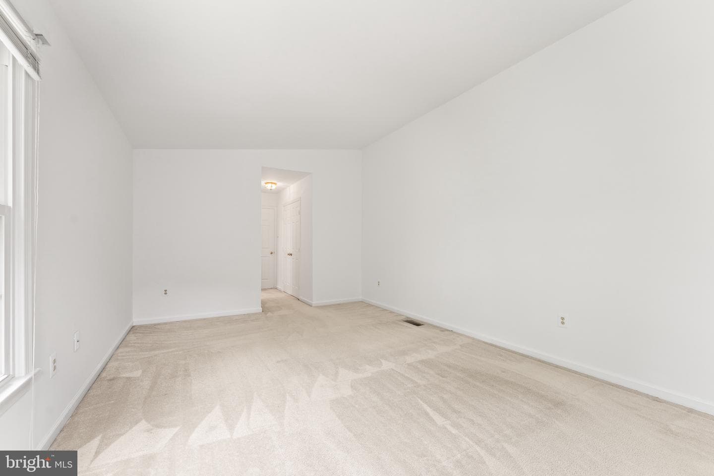 6 Larkwood Court photo 36