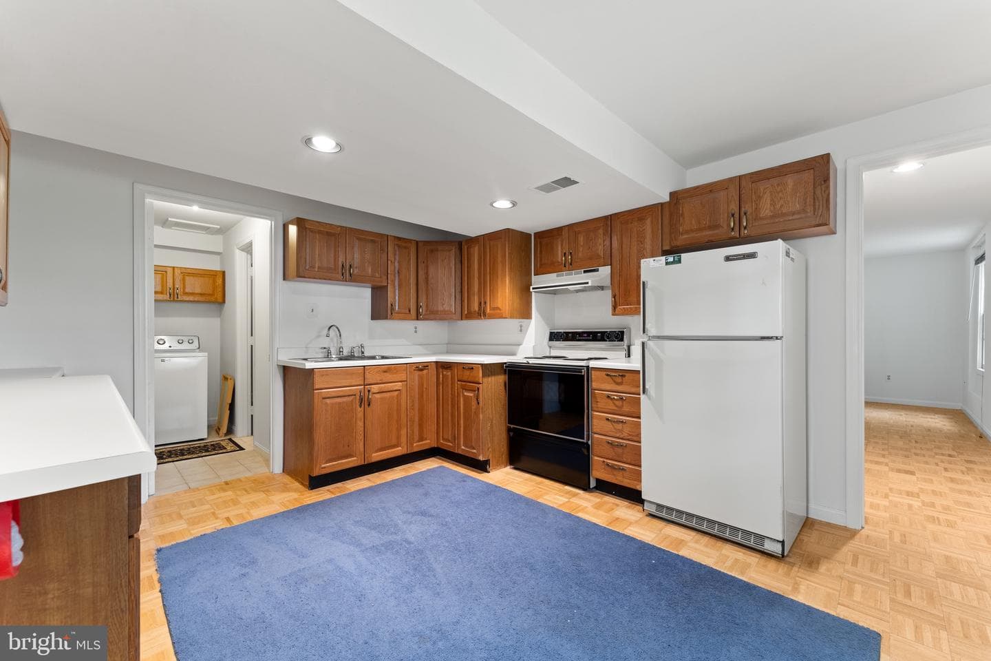 6 Larkwood Court photo 44