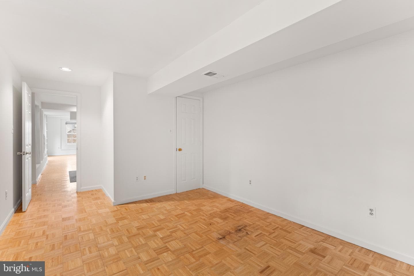 6 Larkwood Court photo 48
