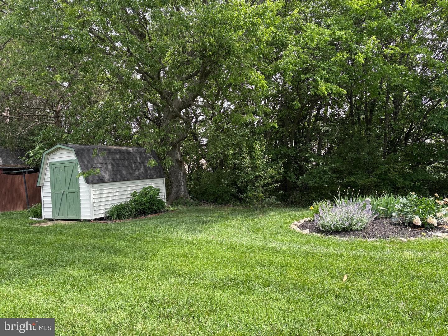 806 Edwards Drive photo 8