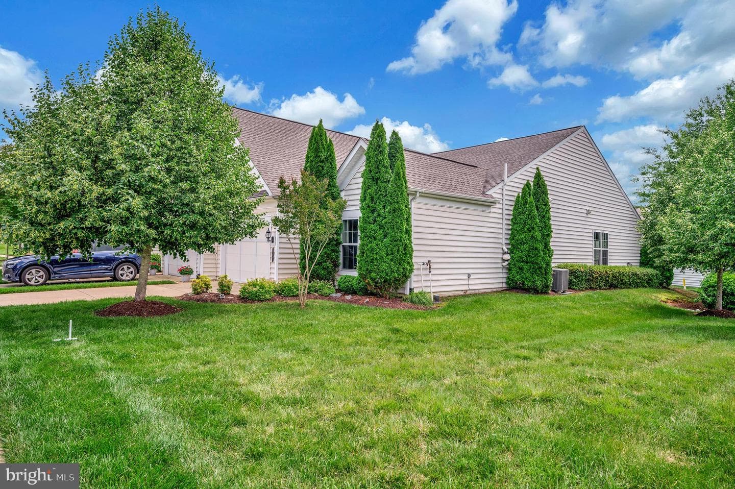 117 Hyannis Place photo 8