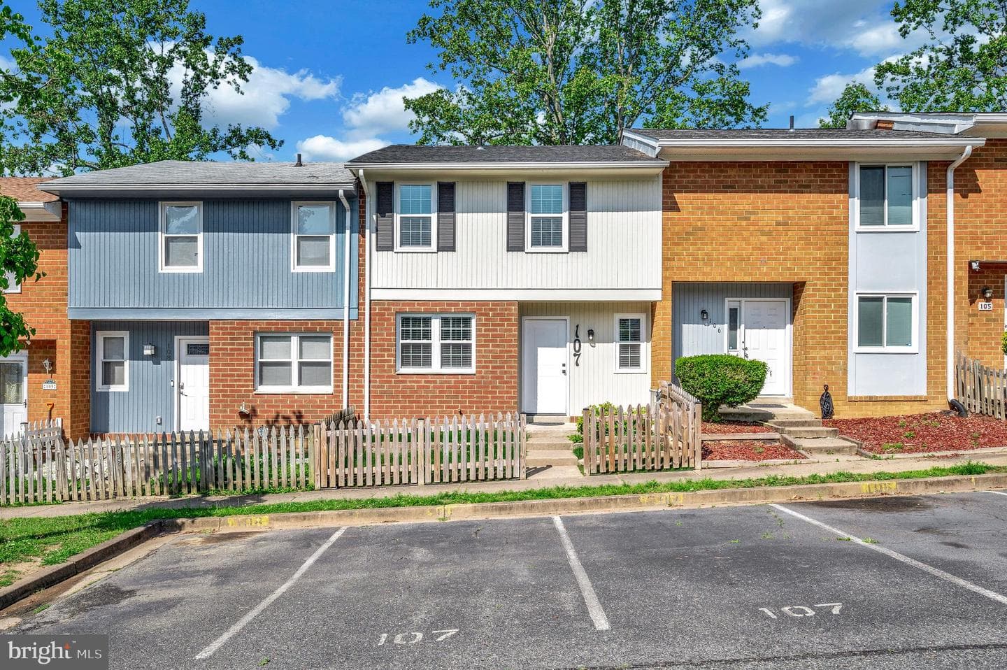 107 Oak Drive photo 2