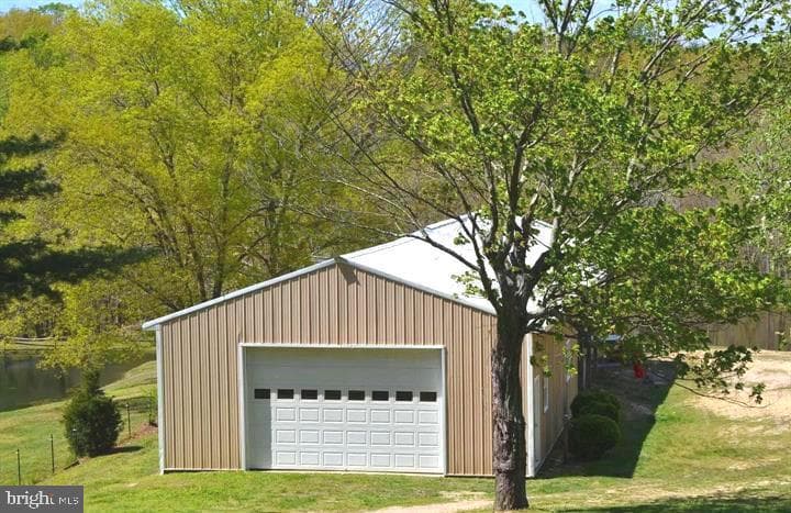 1039 Mountain View Road photo 3