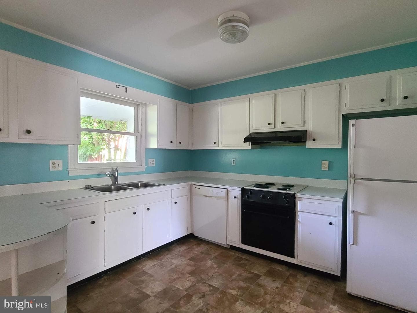 136 Falmouth Drive photo 6