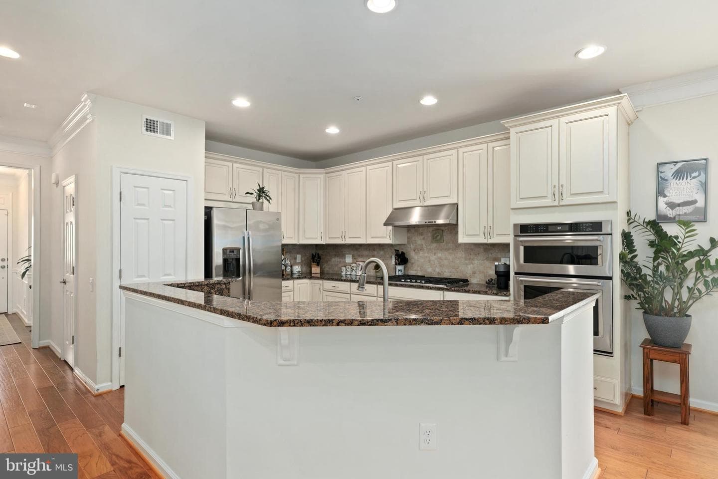 201 Denison Street photo 11