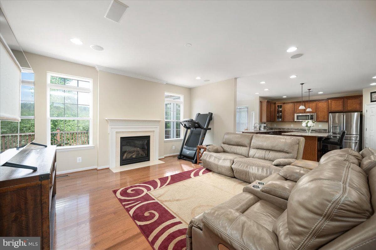 35 Gallery Road photo 22