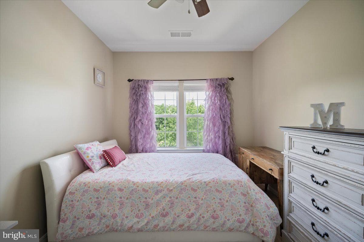 35 Gallery Road photo 62