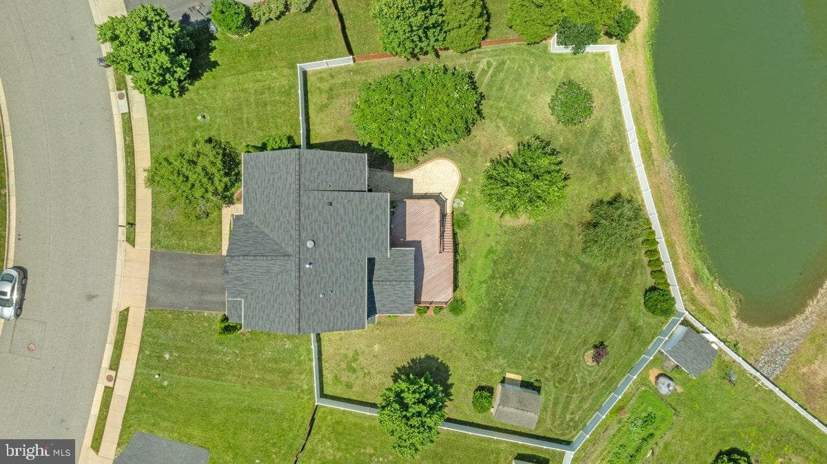 35 Gallery Road photo 96