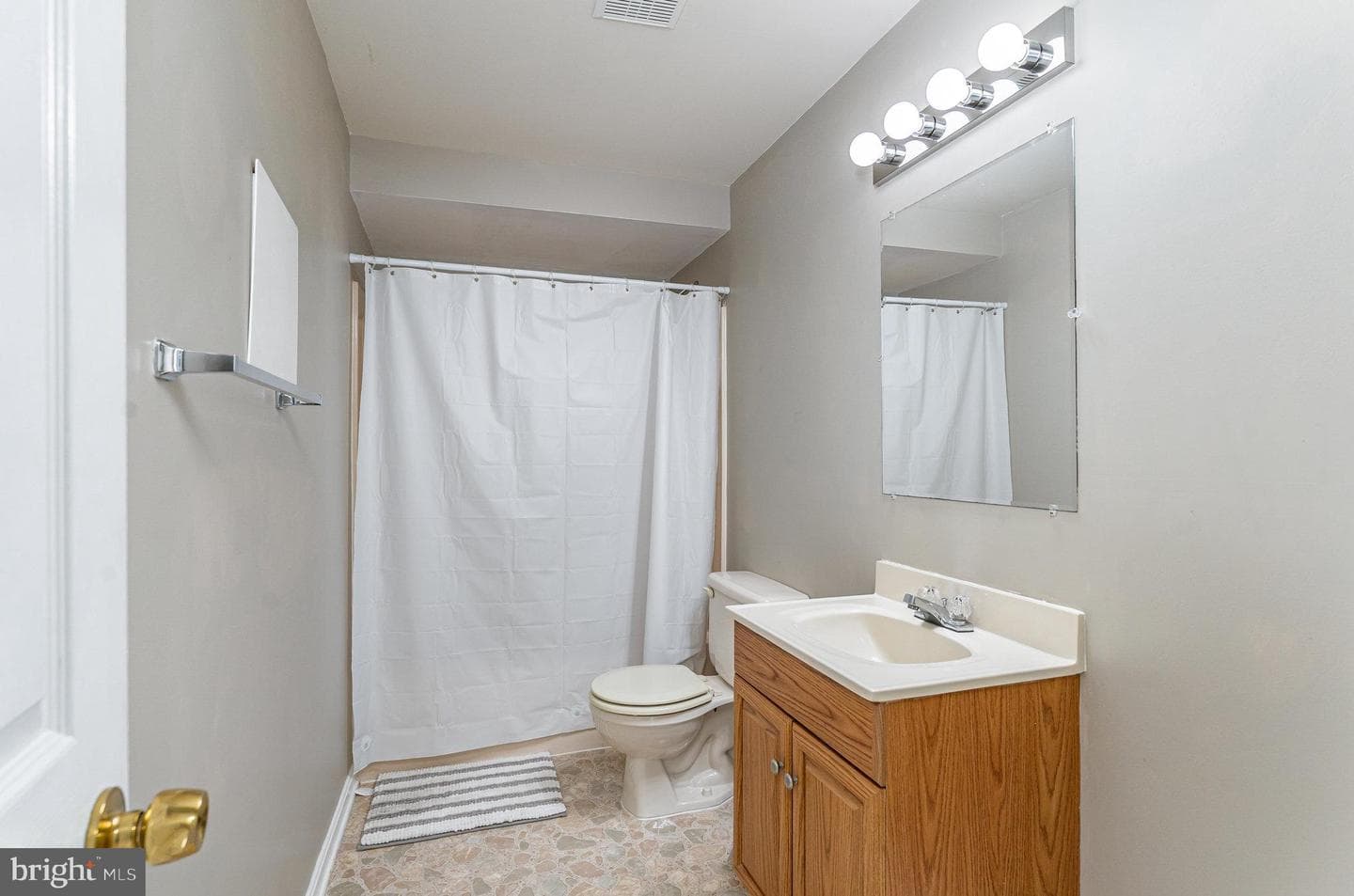 6 Oxen Court photo 57