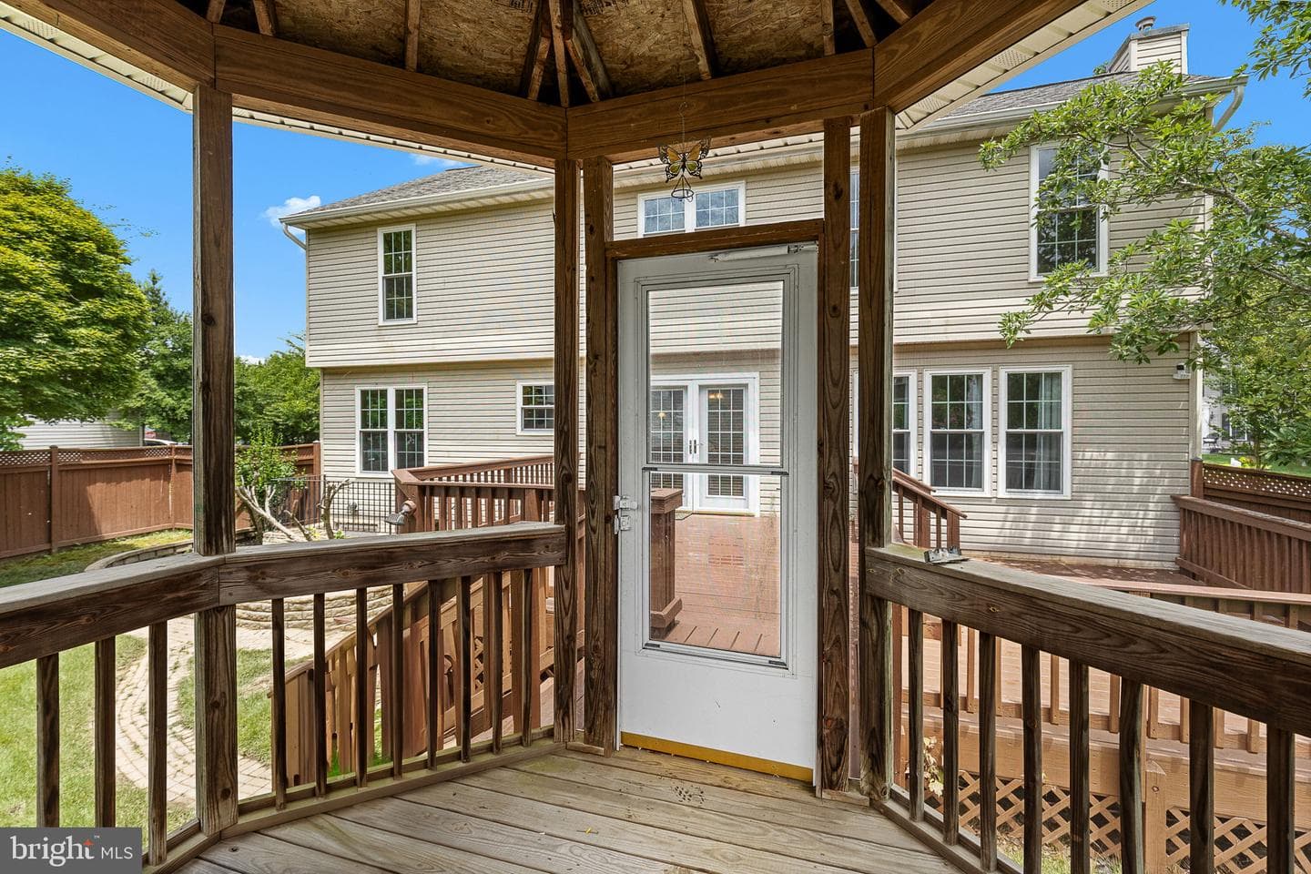 8 Westchester Court photo 31