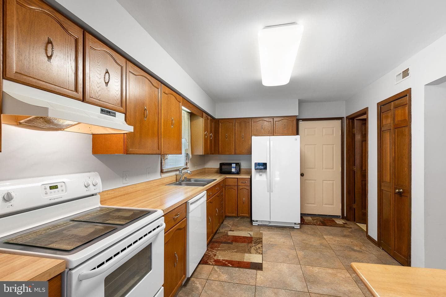 208 Greenspring Drive photo 18