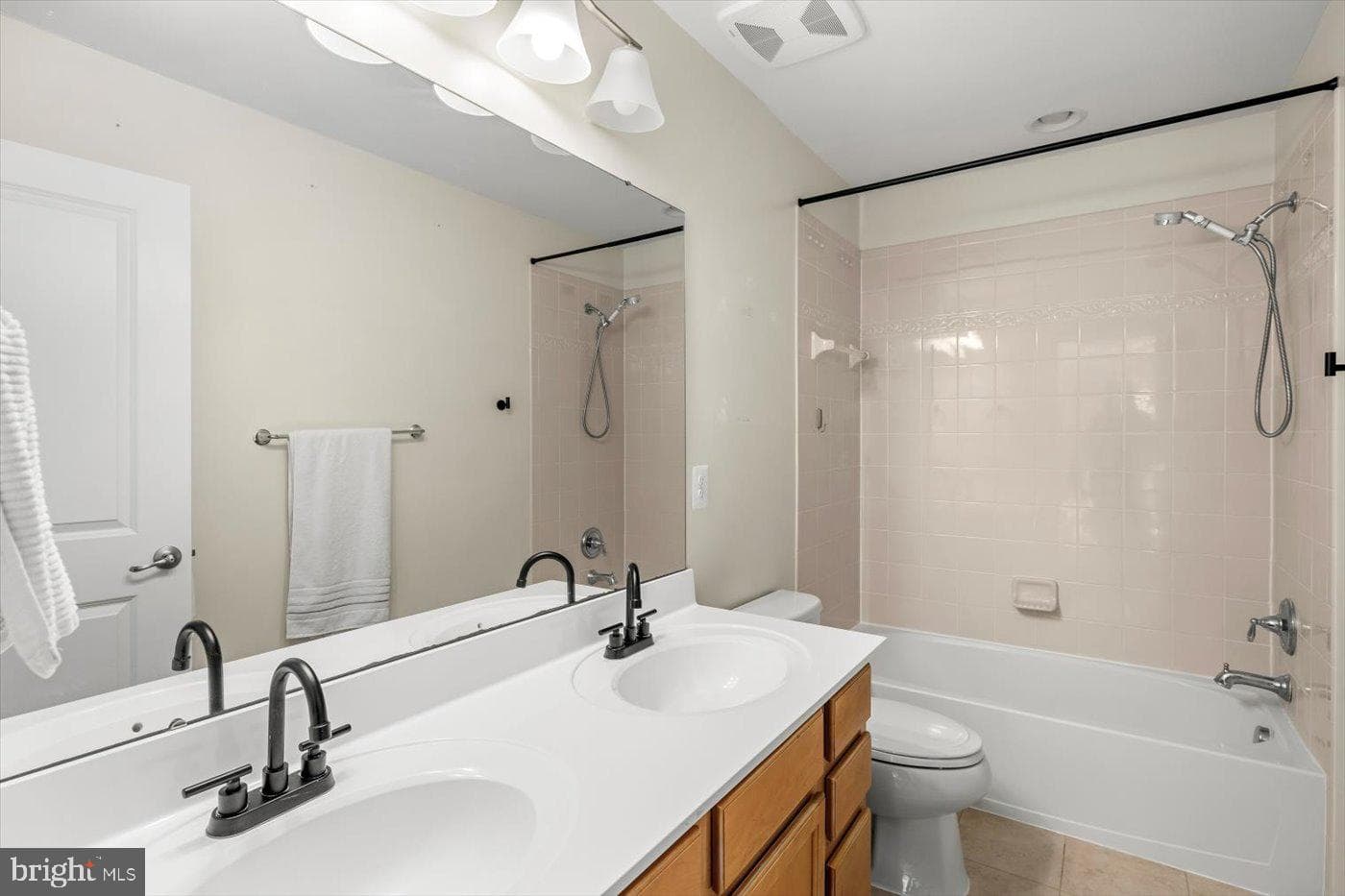 7 Kettlebrook Court photo 24