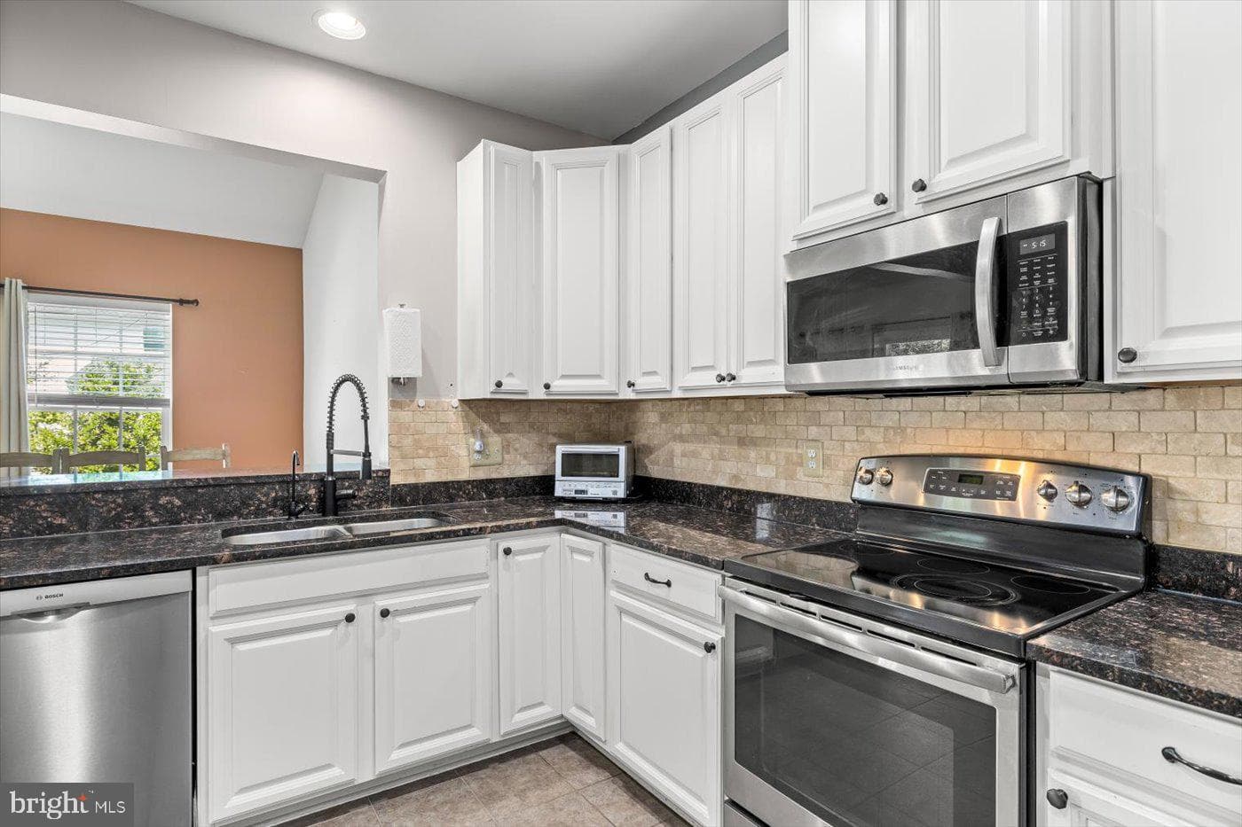 7 Kettlebrook Court photo 5