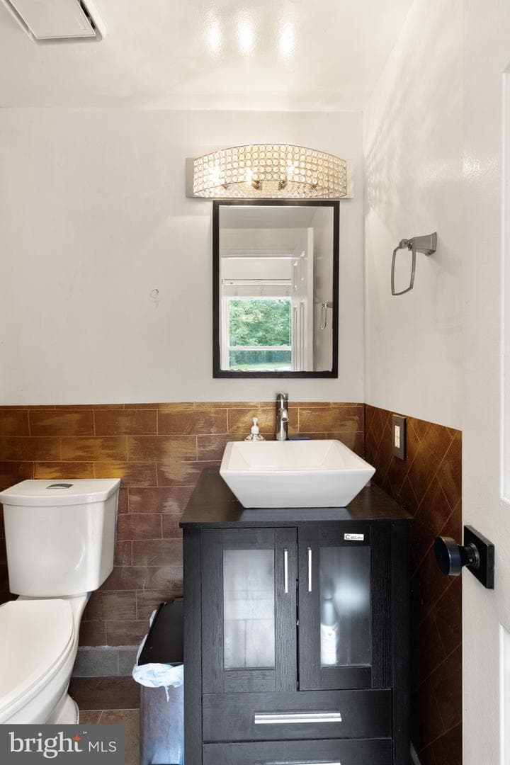 244 Raintree Boulevard photo 13