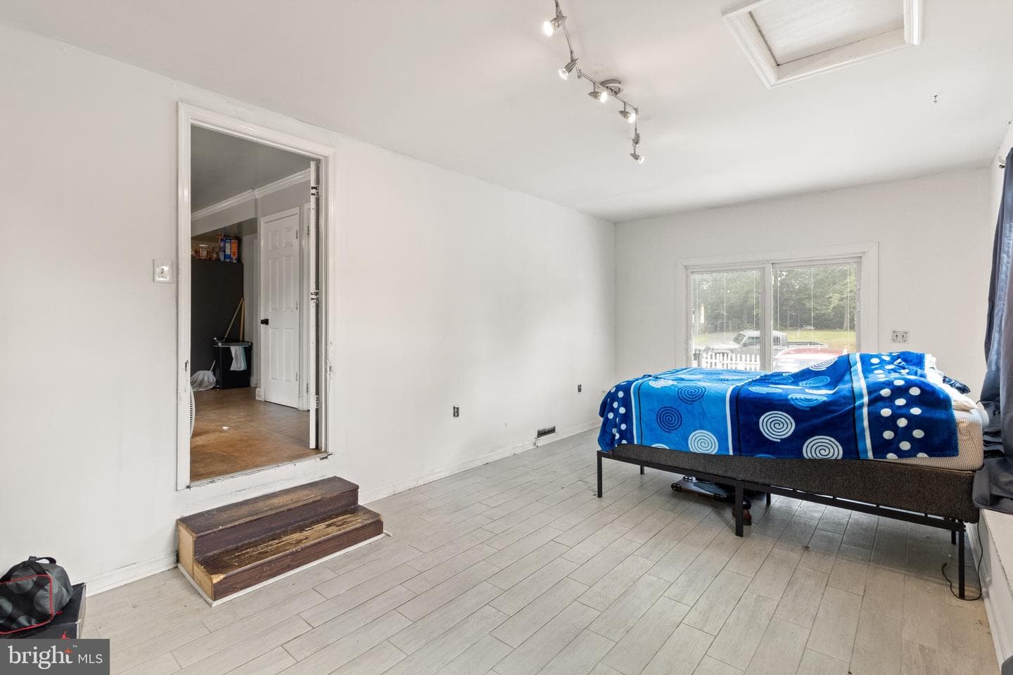 244 Raintree Boulevard photo 27